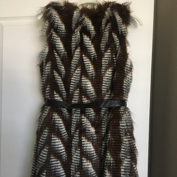 Long faux fur vest - Picture 3 of 6